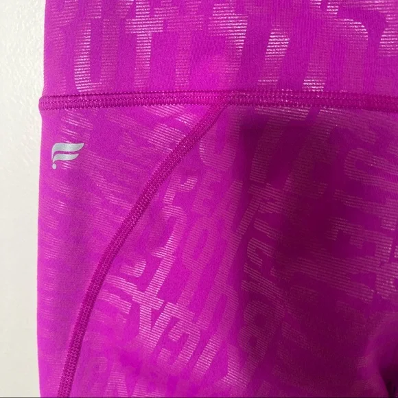 FABLETICS Kick Butt Fiesta Define High-Waisted 7/8 Barbiecore Legging - Picture 10 of 15